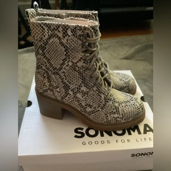 Faux Snakeskin Lace Up Combat Like Boots New in Box by Sonoma Goods for Life - Picture 7 of 12